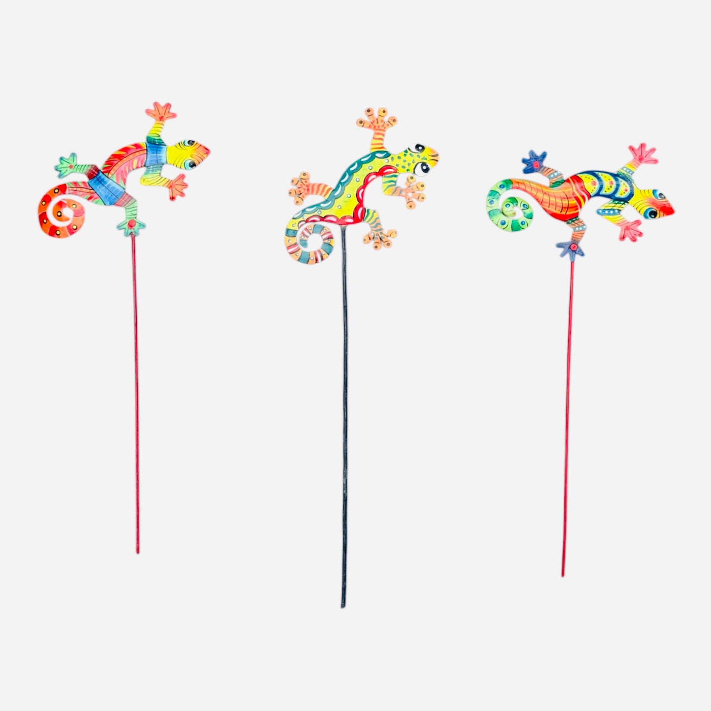 Haitian Recycled Metal Garden Stake – Birds, Lizard & Flowers